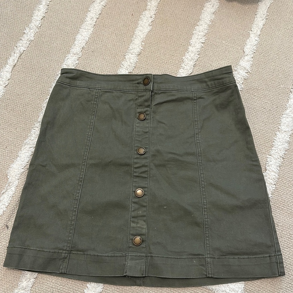 The brand is Copper Key and the size is a XL(worn a couple of times)